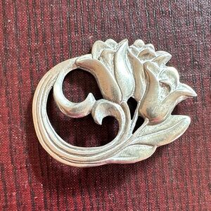 Seagull Pewter Canada Flower Brooch